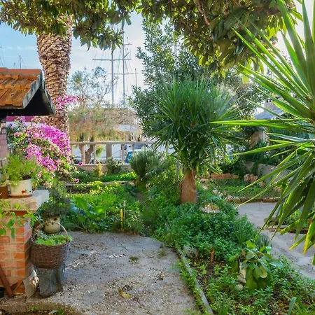 Sunny Seaside Appartement